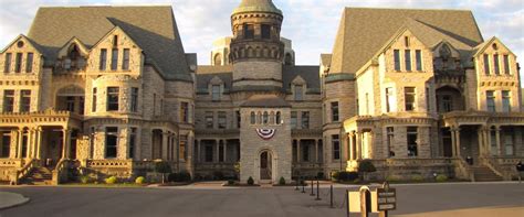 $106 Cheap Flights from Fayetteville to St. Louis (XNA .
